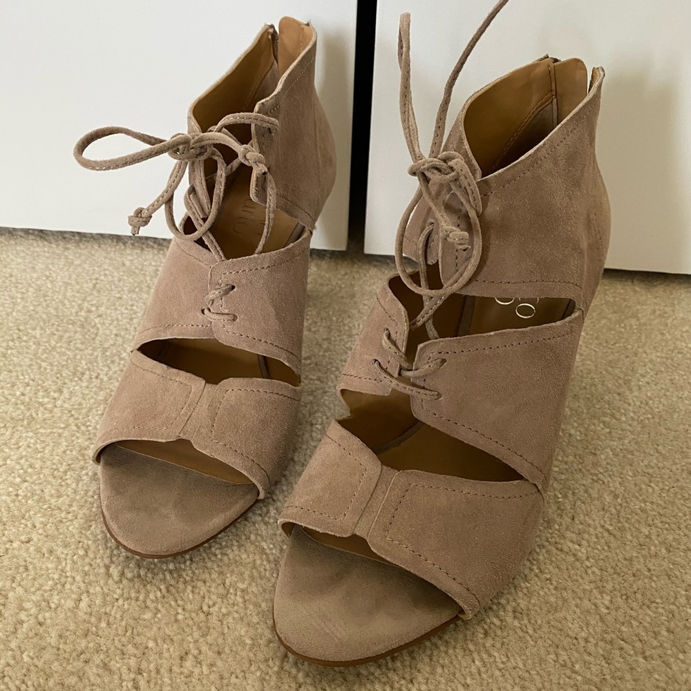 Beige heels